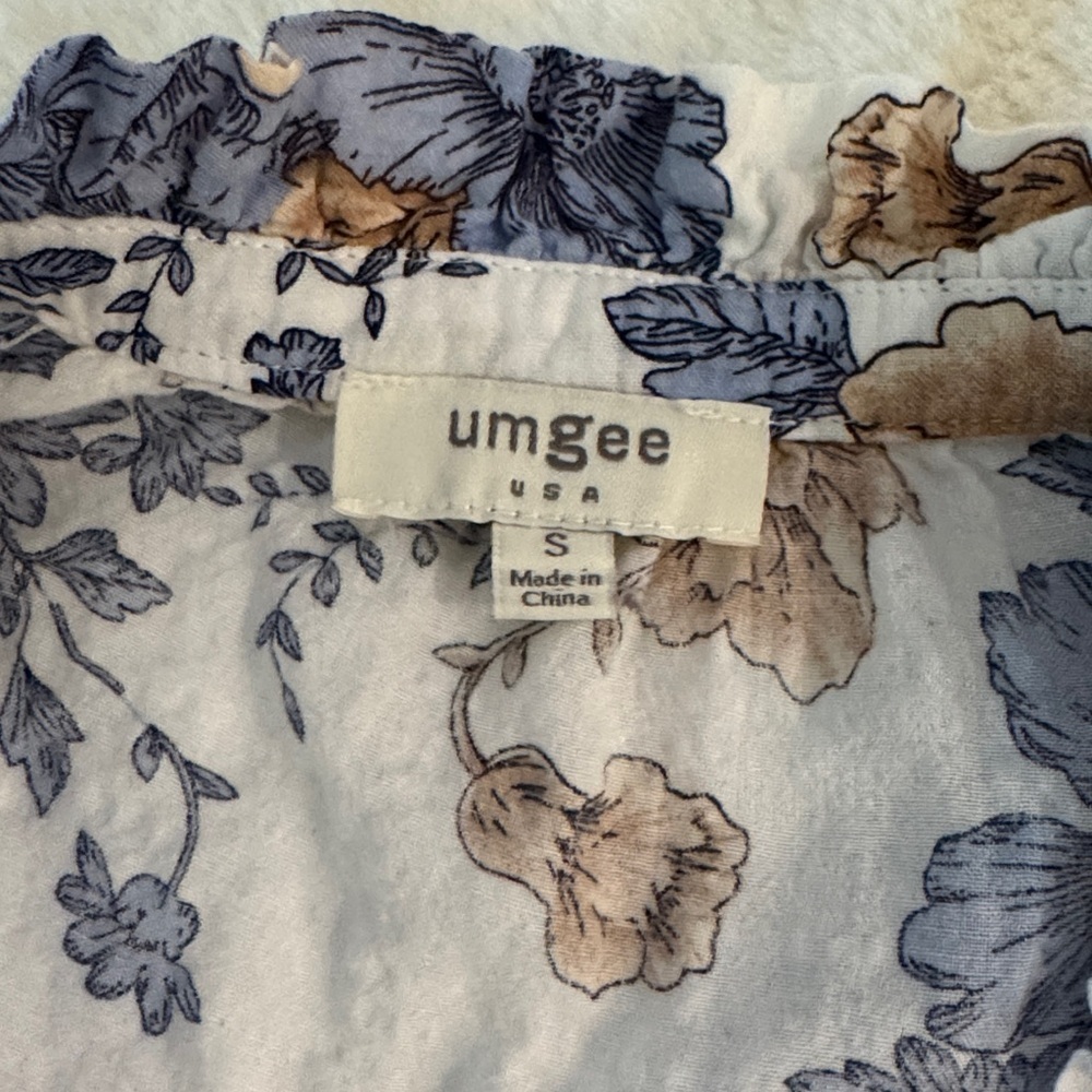 Umgee Blue & Tan Floral Bell Sleeve Boho, Romantic, Cottagecore Blouse - Picture 9 of 15